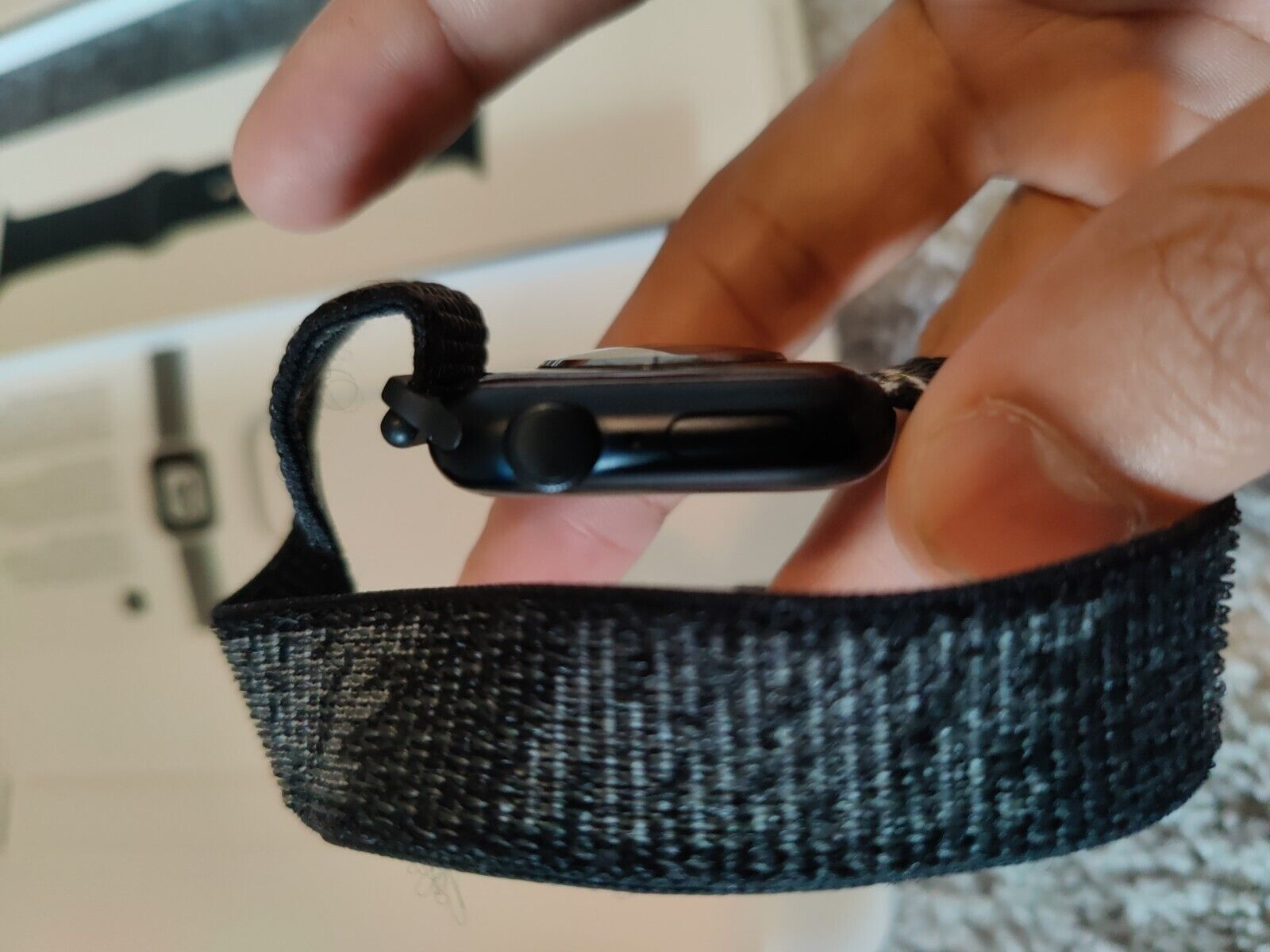 Je veux vendre apple je regarde la série 7 en bon état - Miniature 2