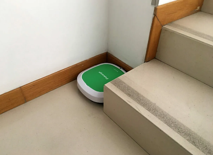 Table à beper robot aspirateur et robotique anti-chute
