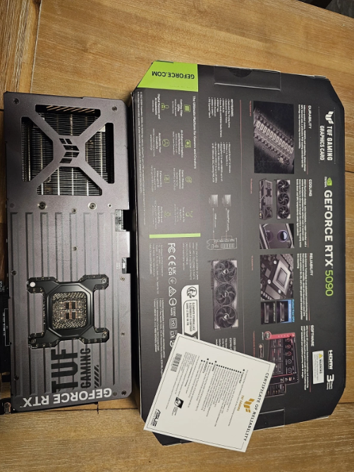 Carte graphique ASUS TUF Gaming GeForce 5090 32 Go - Neuve - Miniature 10