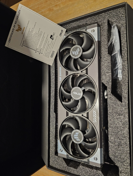 Carte graphique ASUS TUF Gaming GeForce 5090 32 Go - Neuve - Miniature 11
