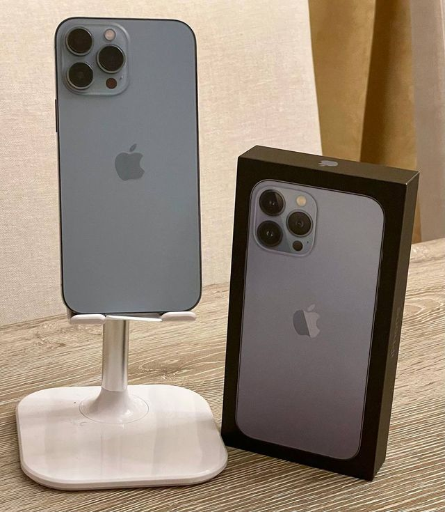 iPhone 13 Pro Max 512 Go 5G Sierra Blue comme neuf + reçu - Miniature 4