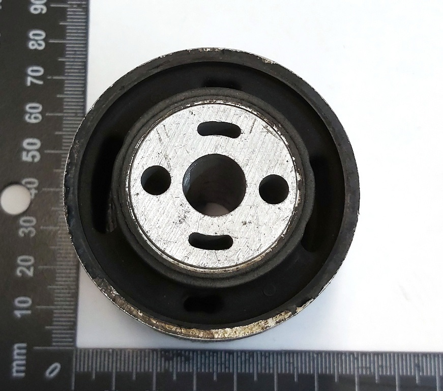 Silentblock avant boîte de vitesses moteur arrière Tesla 6008779-00-D