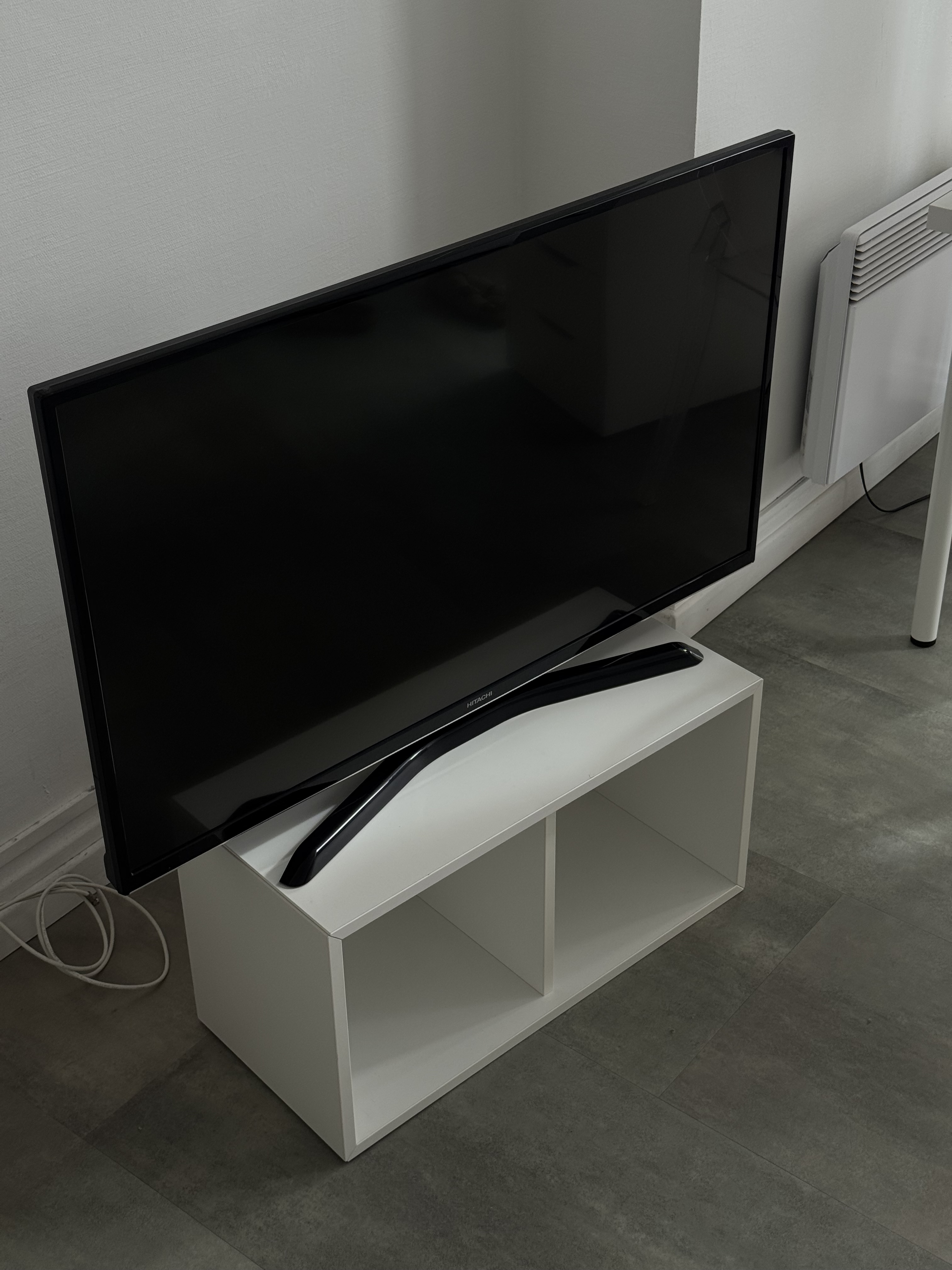 Téléviseur 4K Ultra HD Hitachi 43HK6001W à vendre - Miniature 5