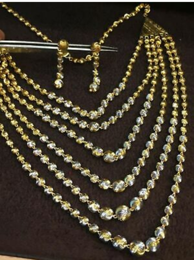 1 Collier, 1 Paire boucles d'oreilles 22k or