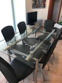 Table à manger + 6 chaises FLYE