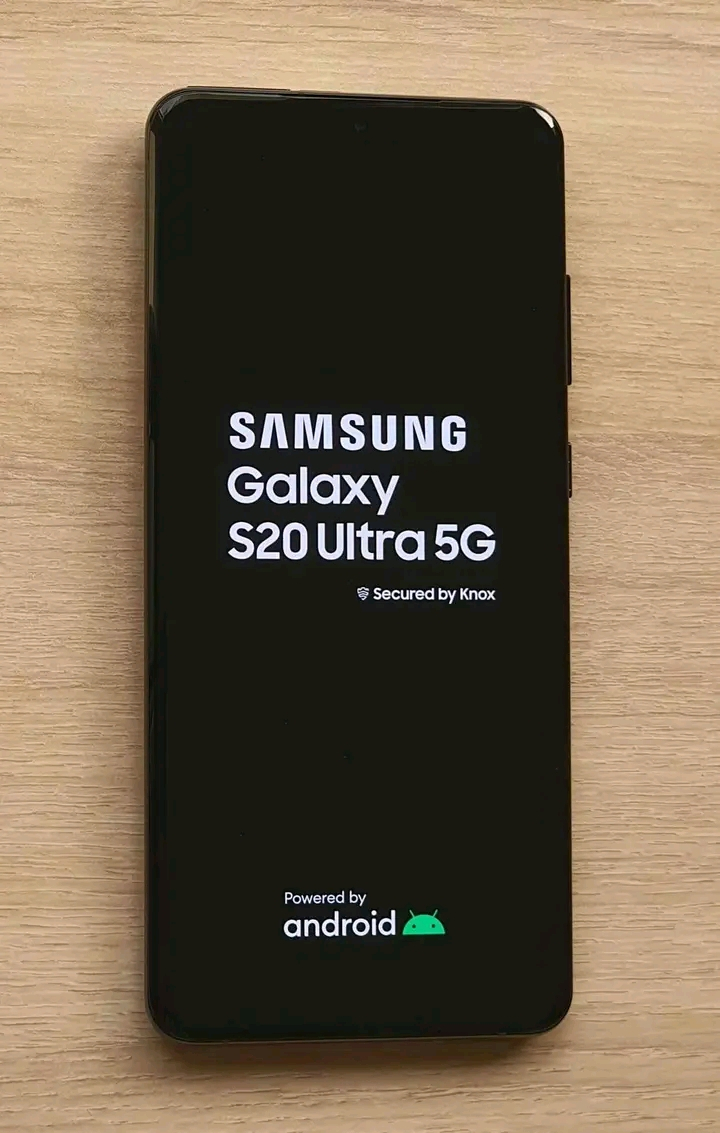 Samsung Galaxy s 20 ultra de mémoire 128