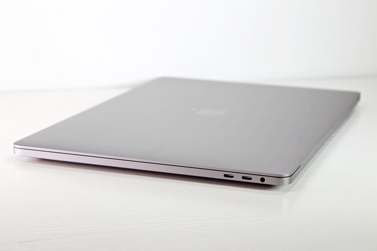Apple MacBook