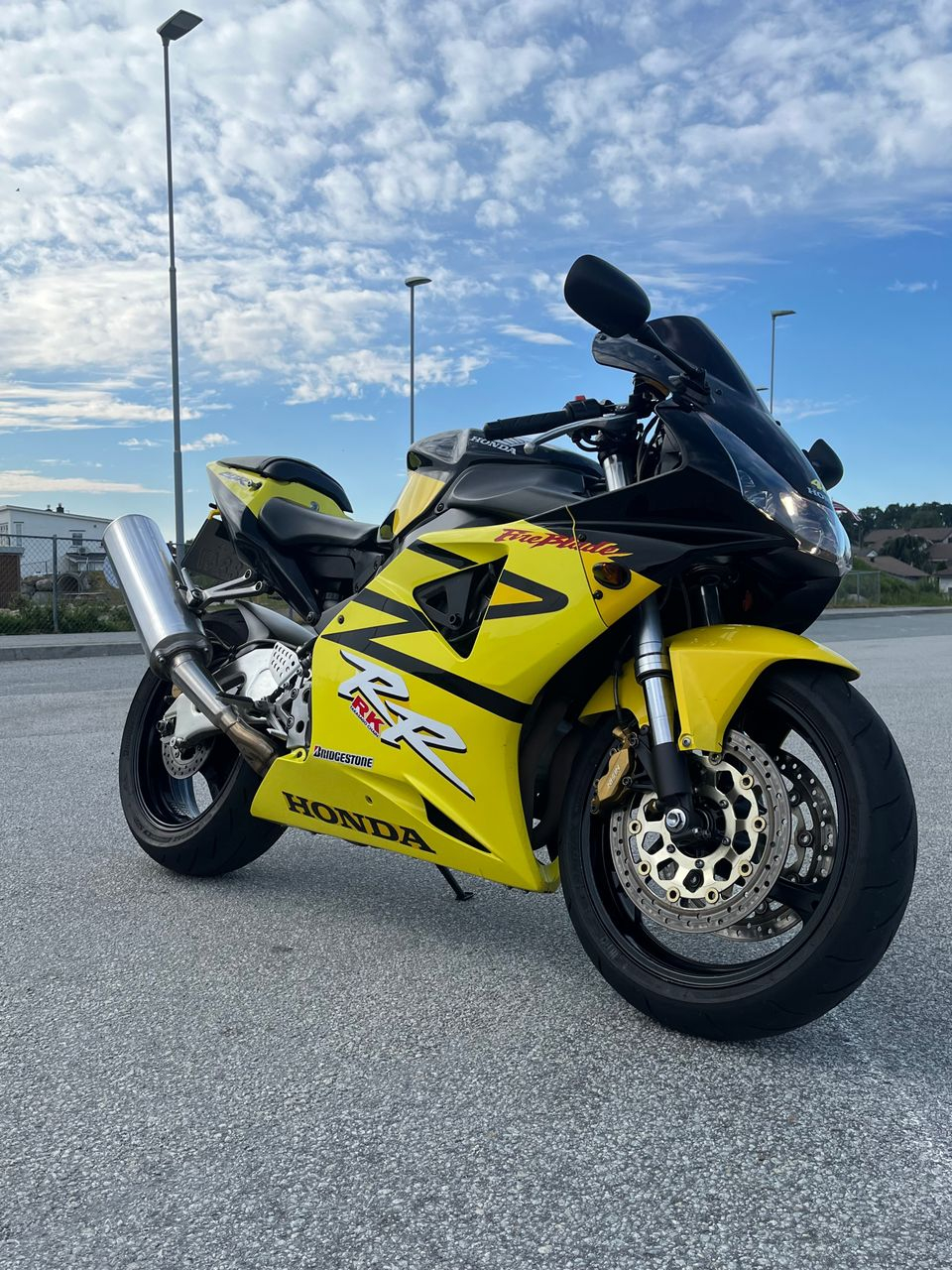 Honda CBR 954RR- Équipement; Centrale électrique - Miniature 2