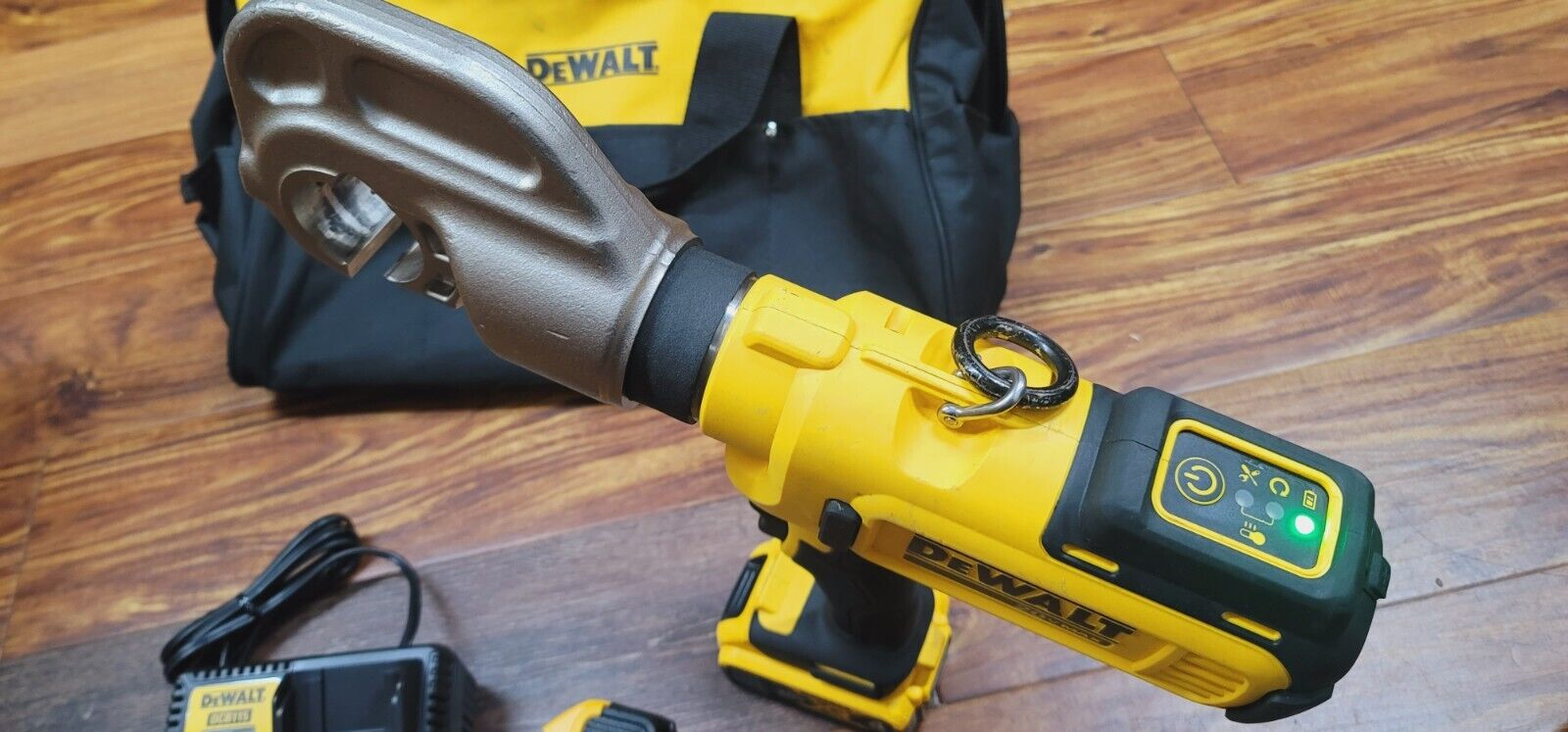 DEWALT-DCK883D2-20V-MAX-Li-Ion-Cordless-8-Tool-Combo - Miniature 2