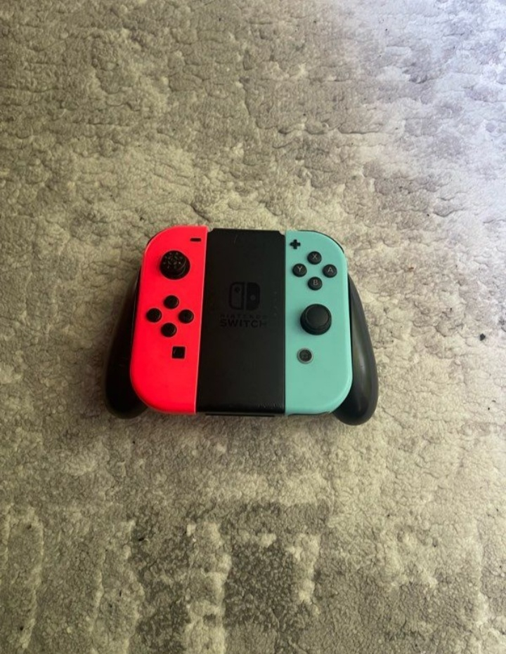 Je vends mon nintendo switch - Miniature 7