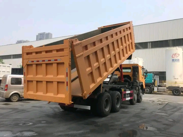 Camion SINOTRUK HOWO 8 4 DUMP TRUK