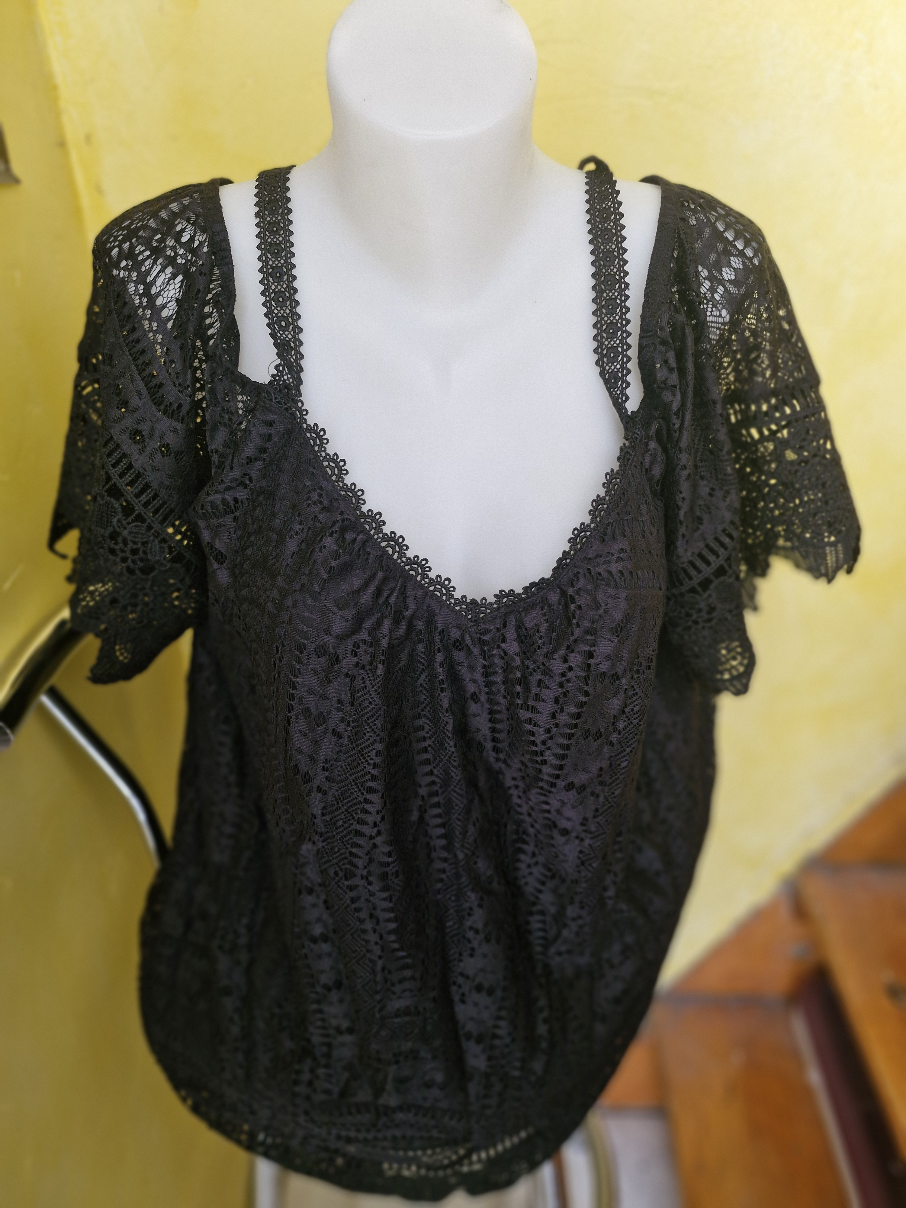 Belle tunique noire pour femme