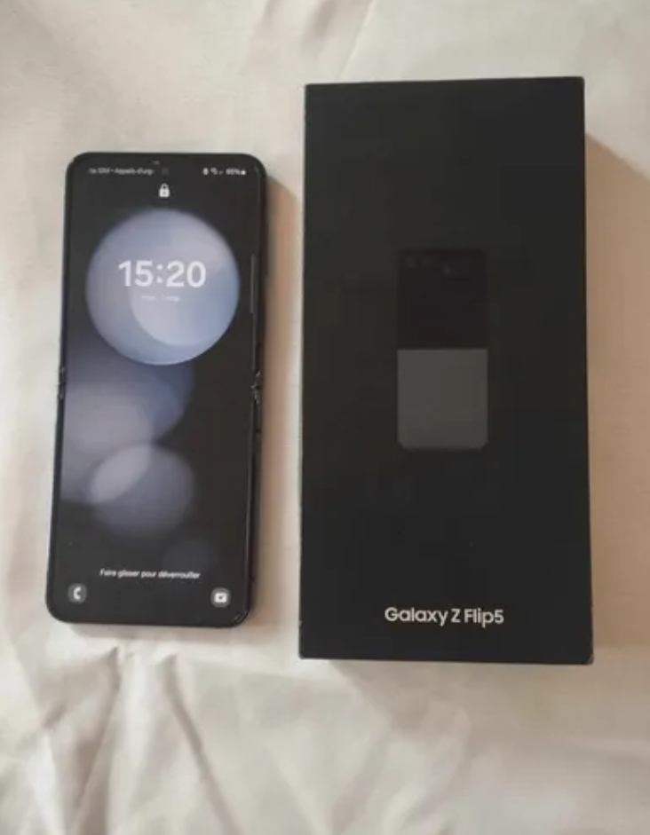 Samsung Galaxy Z Flip 5 - Comme Neuf - Miniature 2