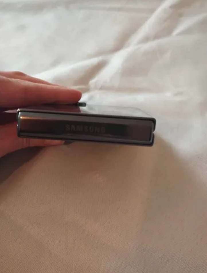 Samsung Galaxy Z Flip 5 - Comme Neuf - Miniature 3
