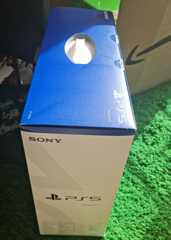 Console Sony PS5 Blu-Ray Edition Standard Blanc disque EUR 780,00 Achat immédiat ou Offre directe - Miniature 2