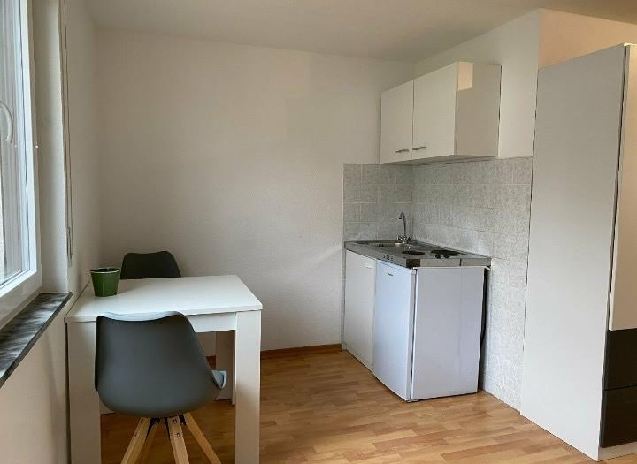 IMPECCABLE STUDIO MEUBLÉ