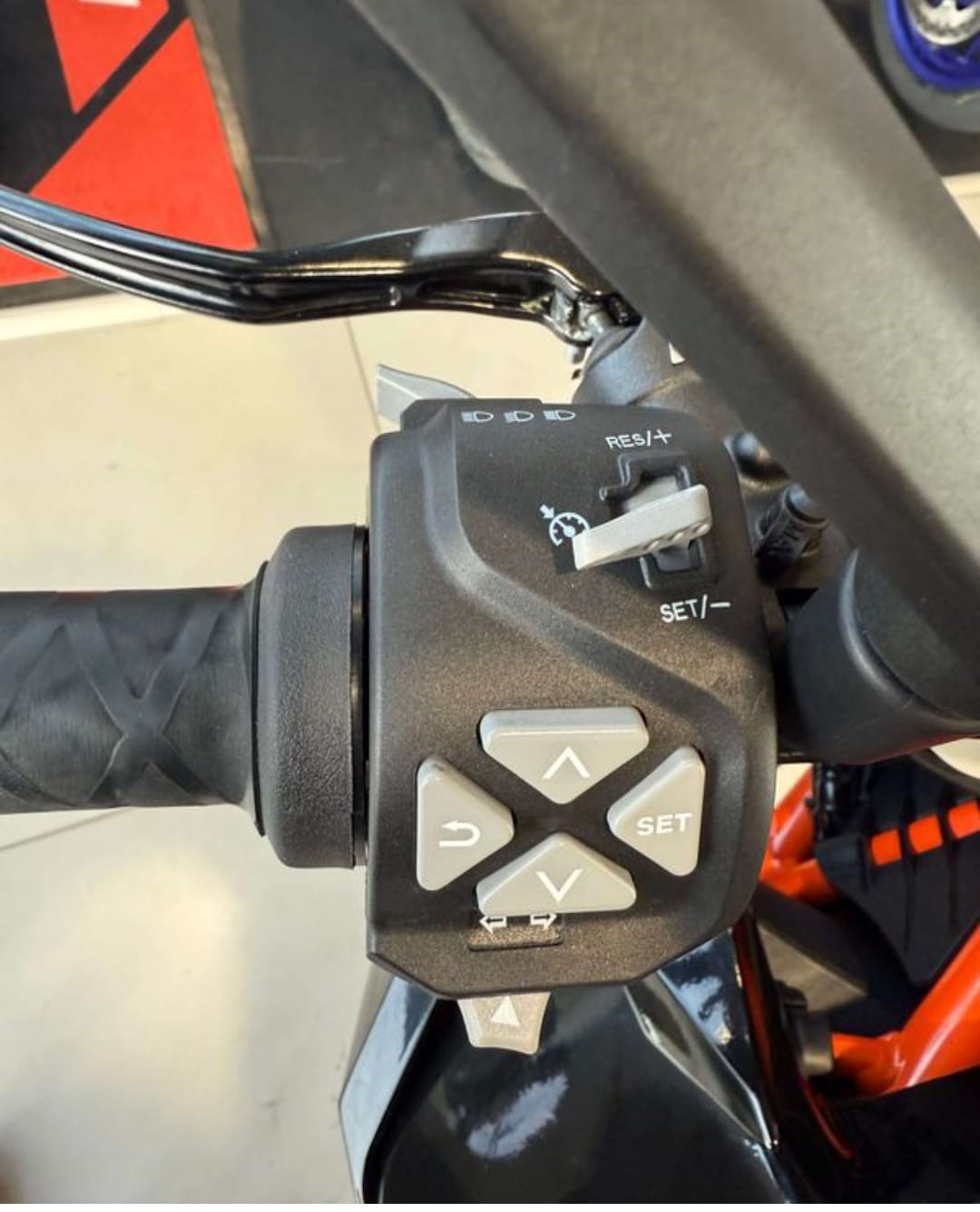 Ktm 1290 super duk - Miniature 6