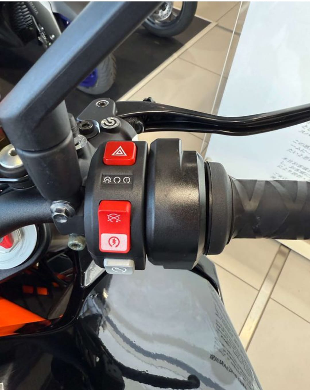 Ktm 1290 super duk - Miniature 4