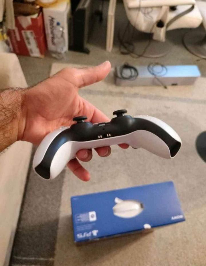 PS5 achetée il y a quelques semaines à revendre