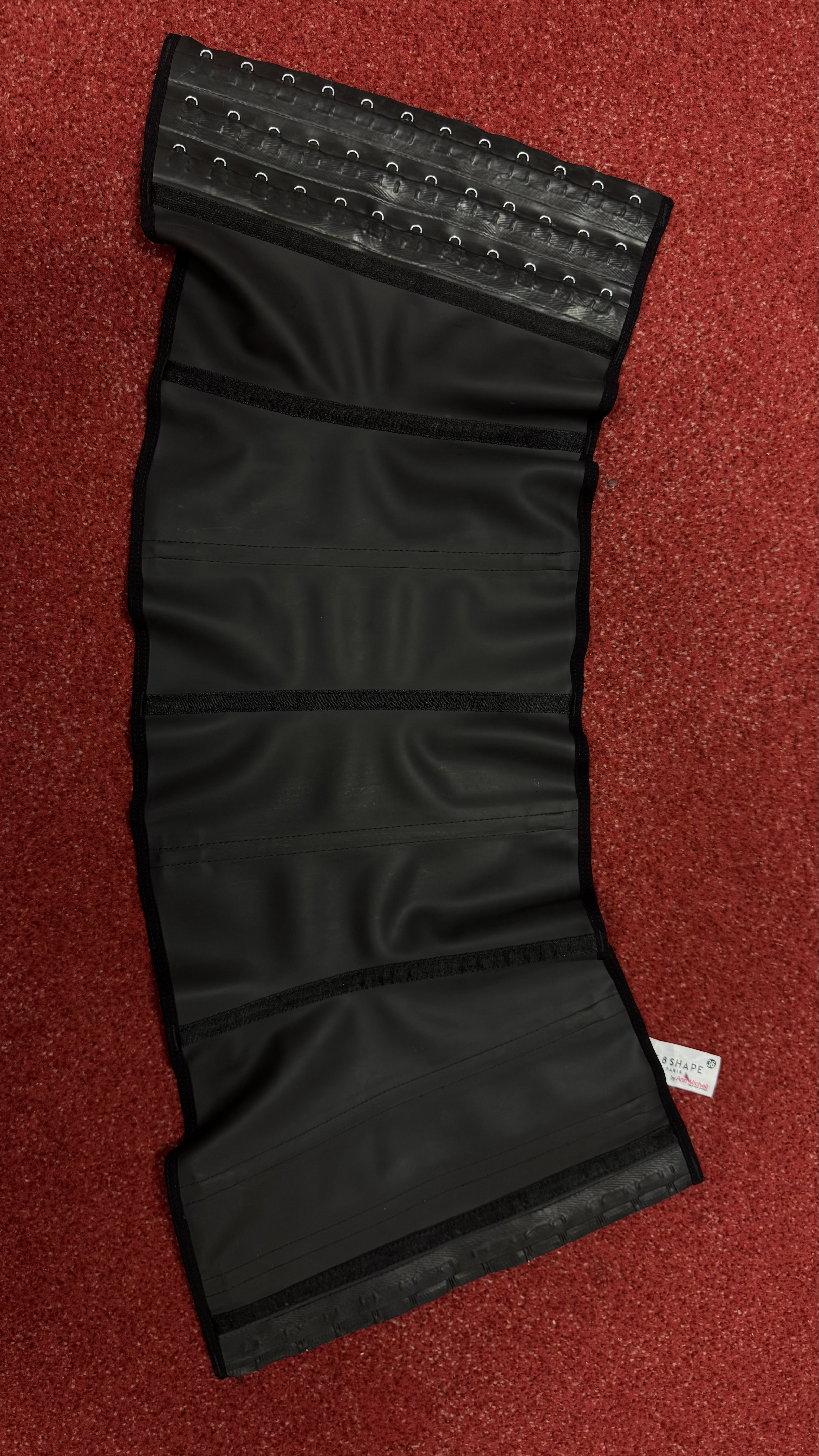 Corset - Photo 1