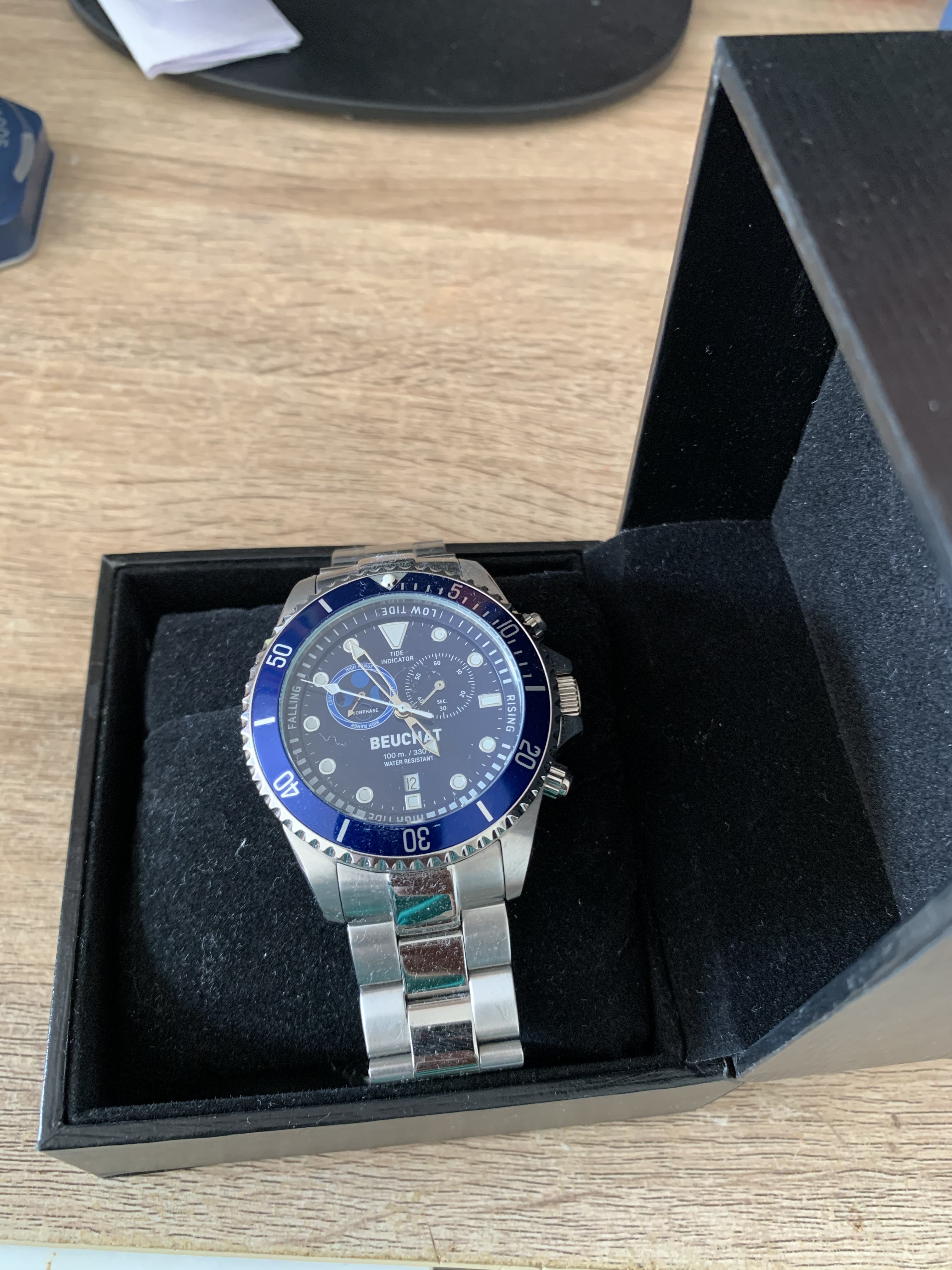 Montre Beuchat élégante et durable