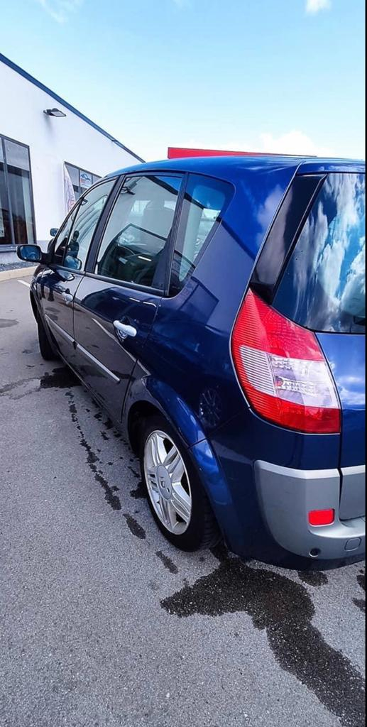 Je vend ma voiture Renault megane année 2007