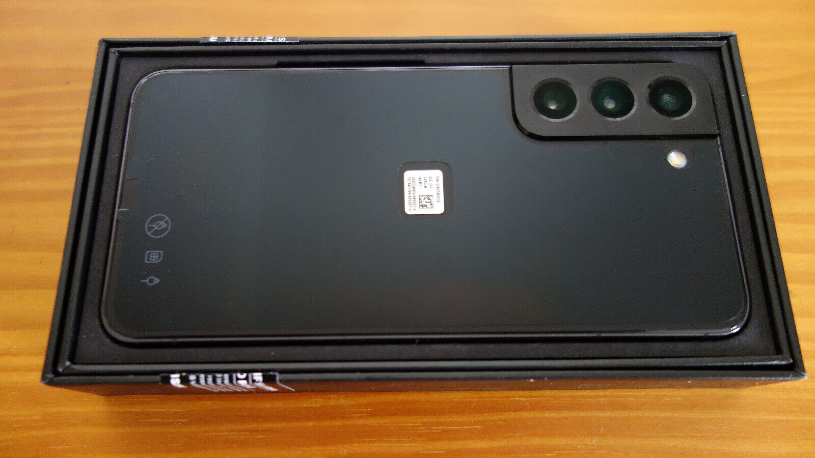Samsung Galaxy S22 SM-S901B/DS - 128 Go / 5G - Noir (Déverrouillé) / Neuf