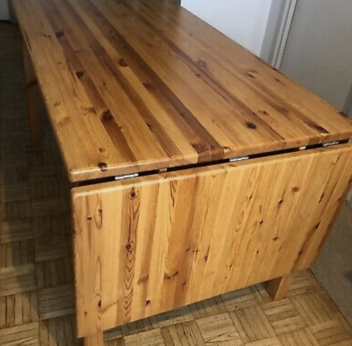 TABLE en BOIS  de salle à manger + abattant