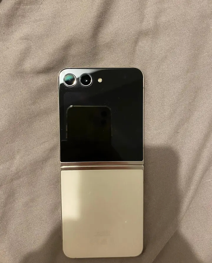Samsung Galaxy z Flip5