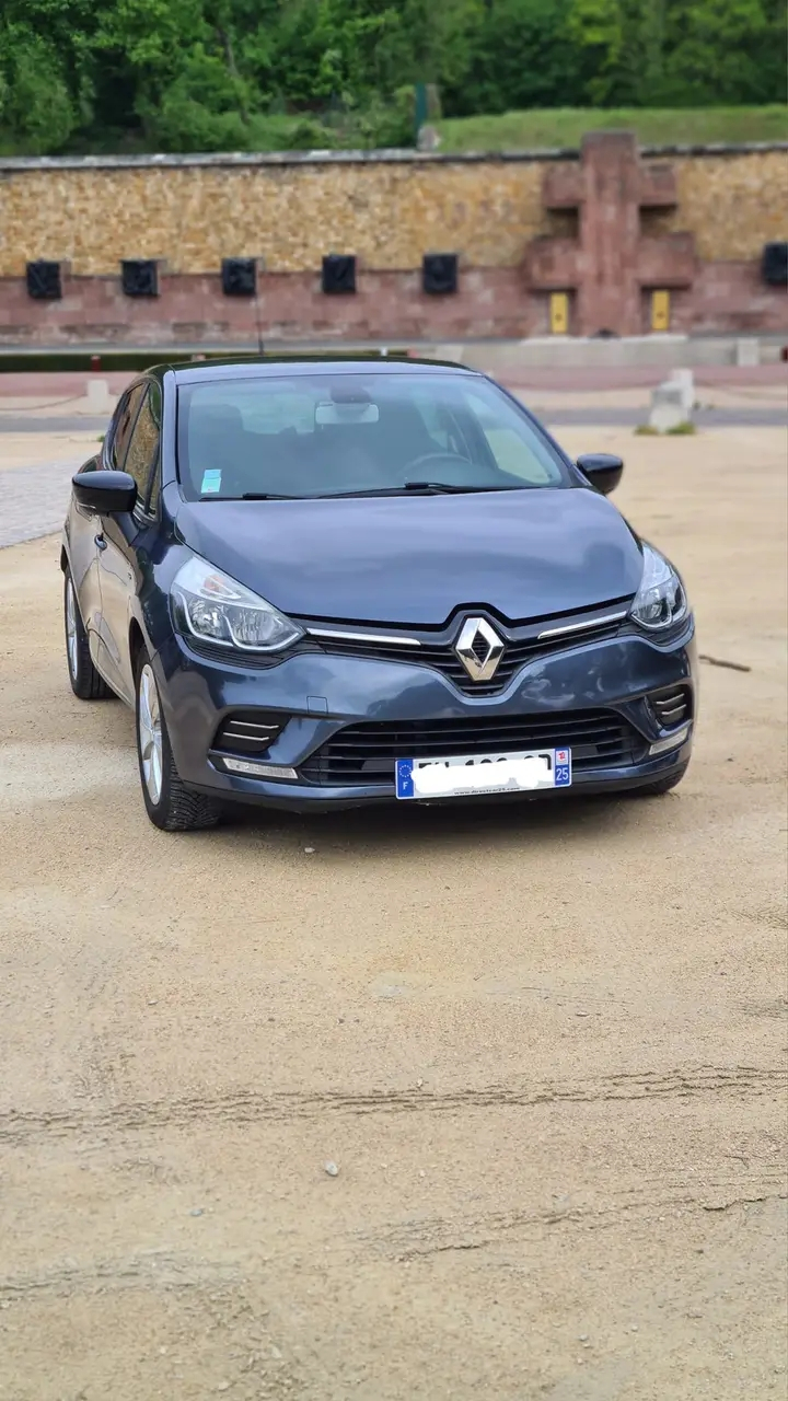 Je mets en vente ma CLIO 4 1.2 16v Limited, octore 2016