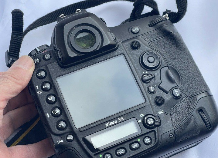 Nikon D5 en très bon état