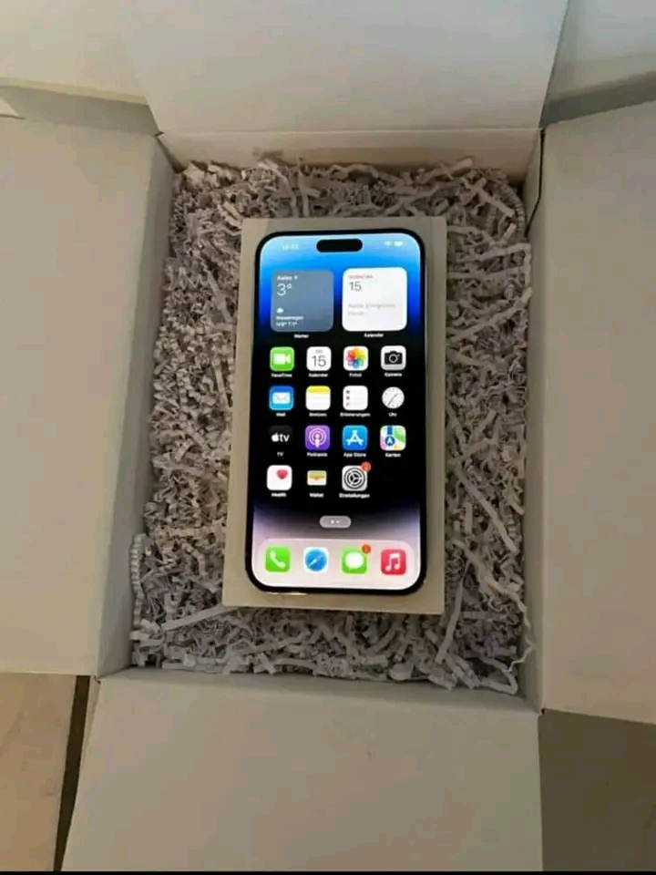 C'est un téléphone iphone 14 pro max mémoire 256g - Miniature 4