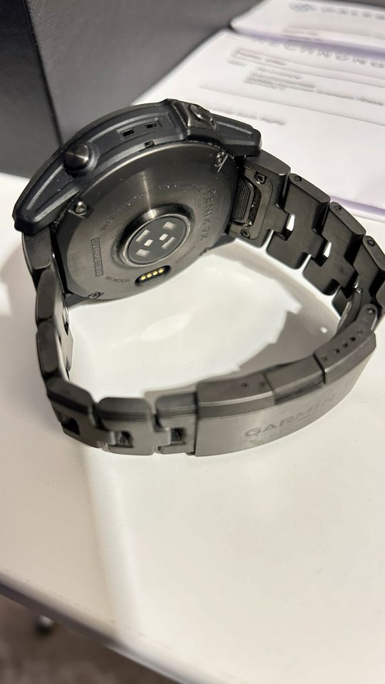 Garmin fenix 7x avec cartons et accessoires - Miniature 2