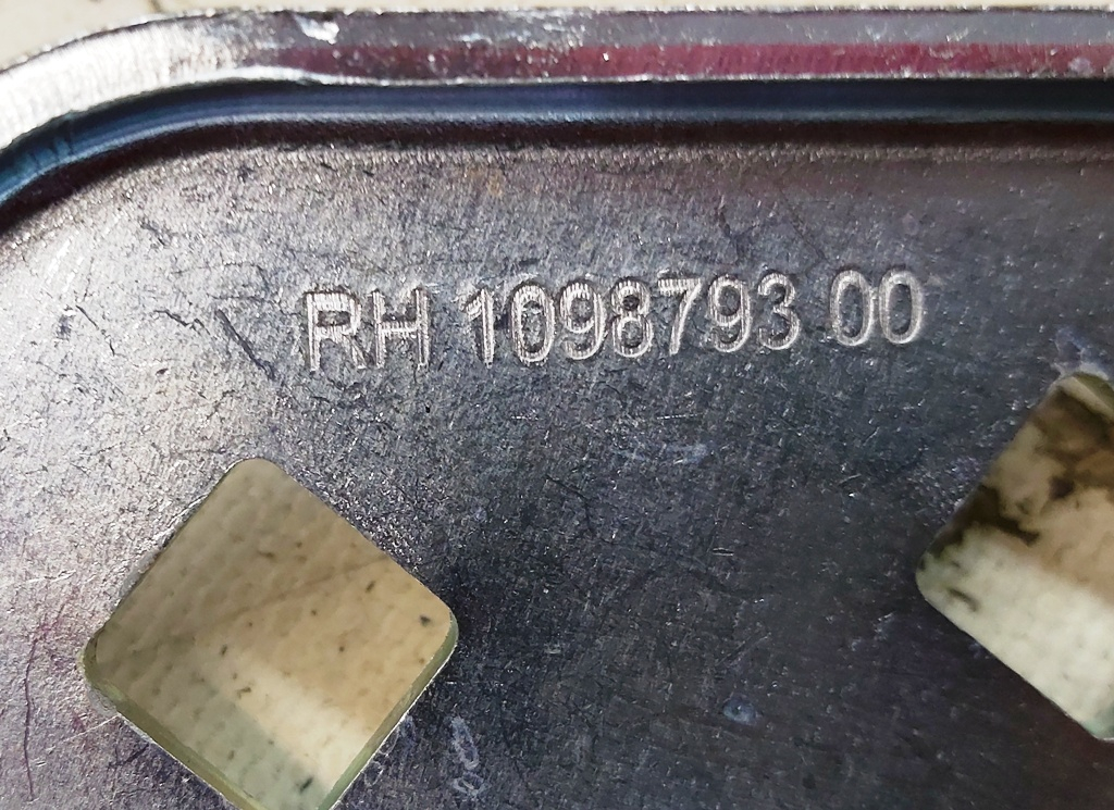Charnière de capot droite NOUVEAU Tesla modèle 3 1098793-00-C AE