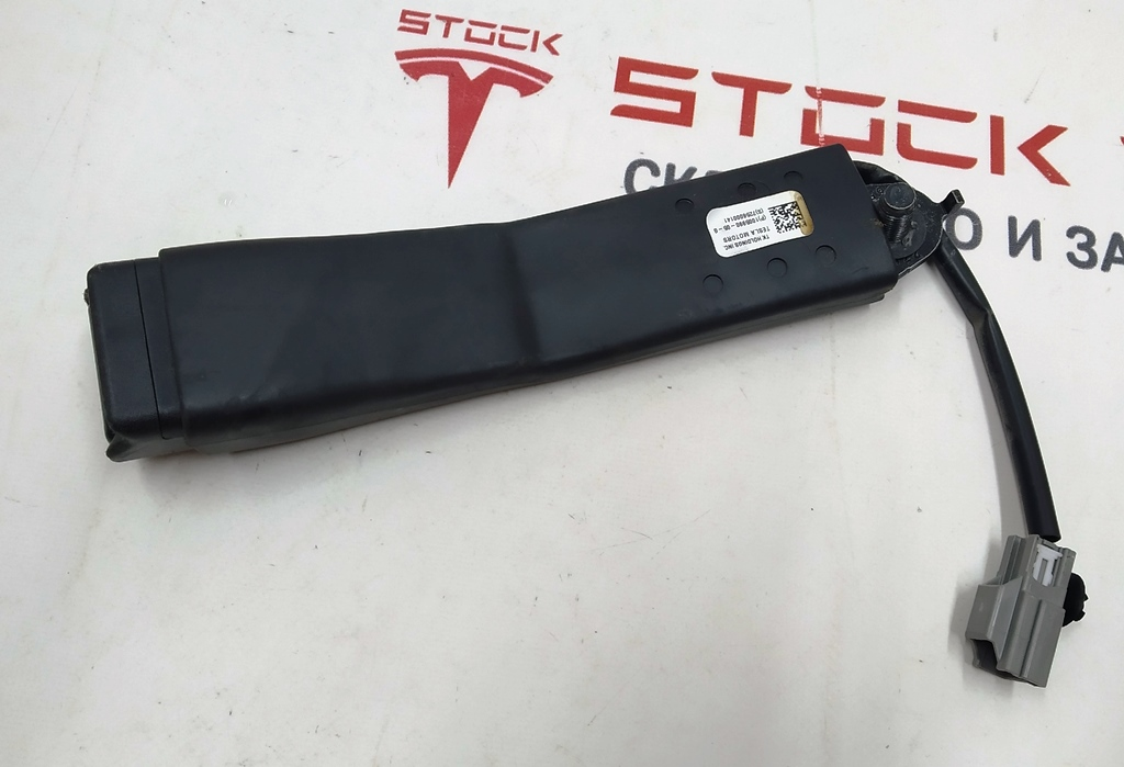 Boucle de ceinture de sécurité conducteur BLK Tesla  1005990-05-G