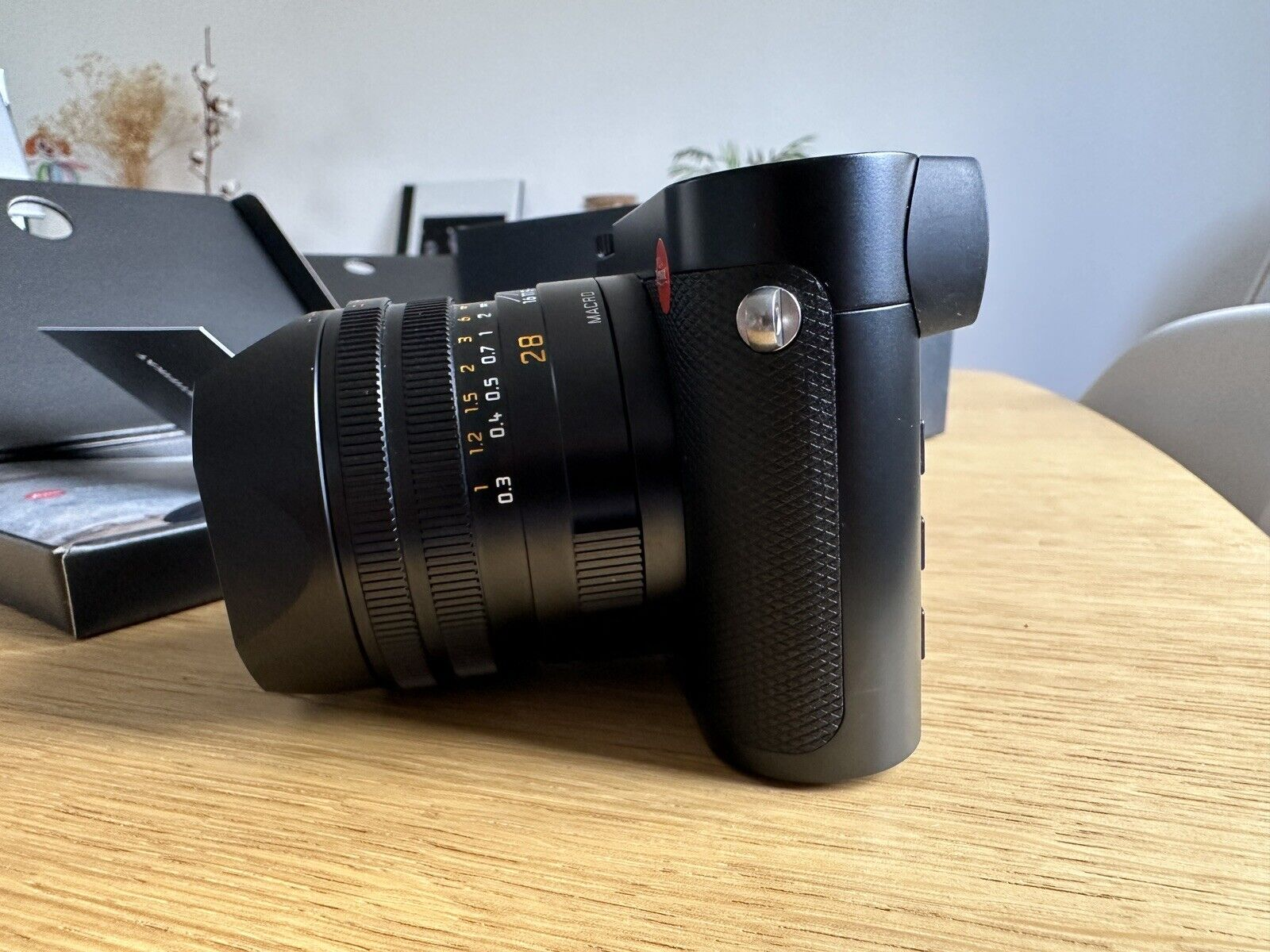 Leica Q2 État Neuf - 723 Clics - Garantie Août 2025