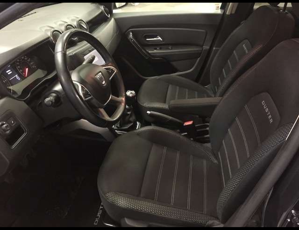 DUSTER 4X4 PRESTIGE voiture d'occasion à vendre