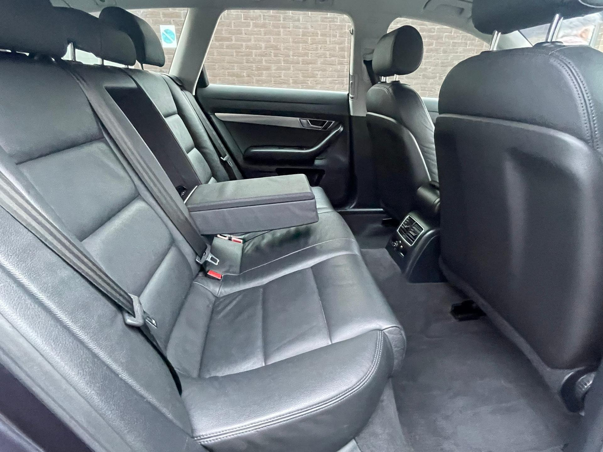 Audi A6 2.7 TDI (2005) - Diesel - Manuelle - 163 hp - 290.823 km - Miniature 5