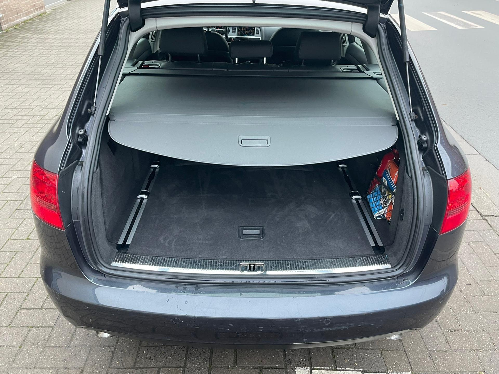 Audi A6 2.7 TDI (2005) - Diesel - Manuelle - 163 hp - 290.823 km - Miniature 4