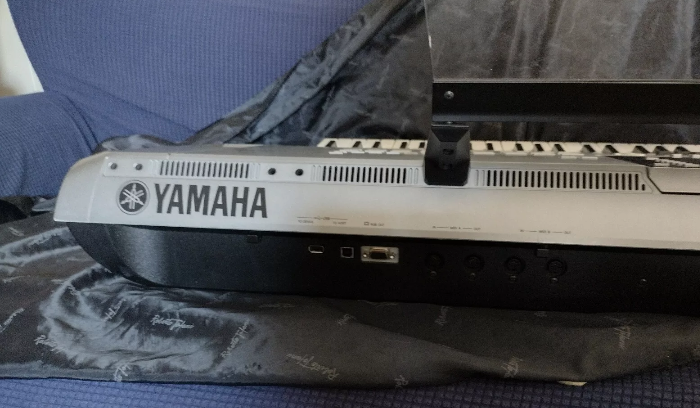 Clavier arrangeur 76 touches Yamaha Tyros 5