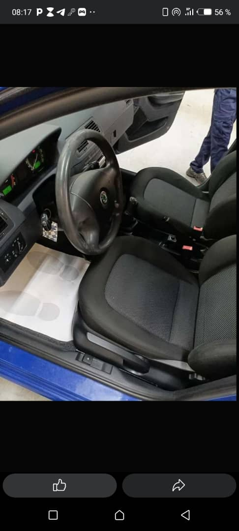 Je donne ma voiture de marque volvo - Miniature 2