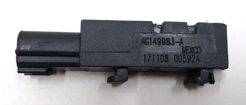 Capteur de position inférieure du siège du conducteur (type magnétique) Tesla AG149983-A
