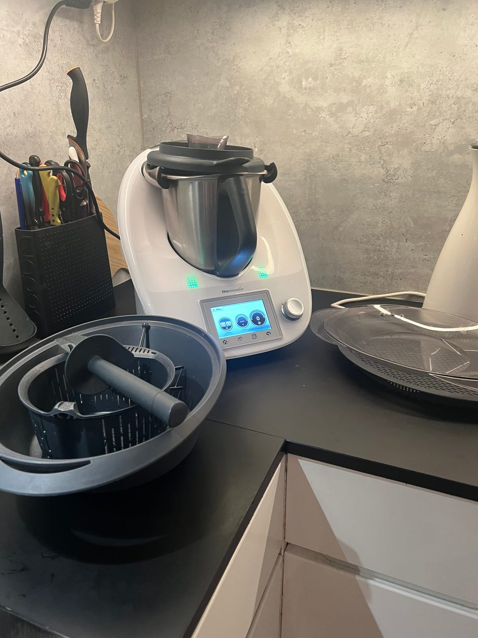 Thermomix TM5 avec accessoires à vendre. - Miniature 3
