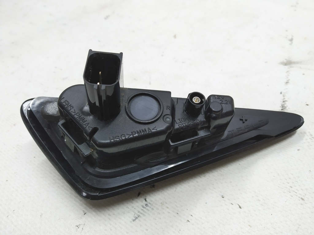 Clignotant droit (caméra) NOIR Tesla 1495865-20-C