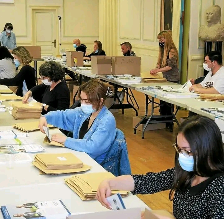 La Mise Sous Plie