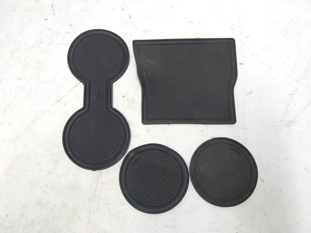Kit d'inserts de console centrale en caoutchouc Tesla modèle 3
1087900