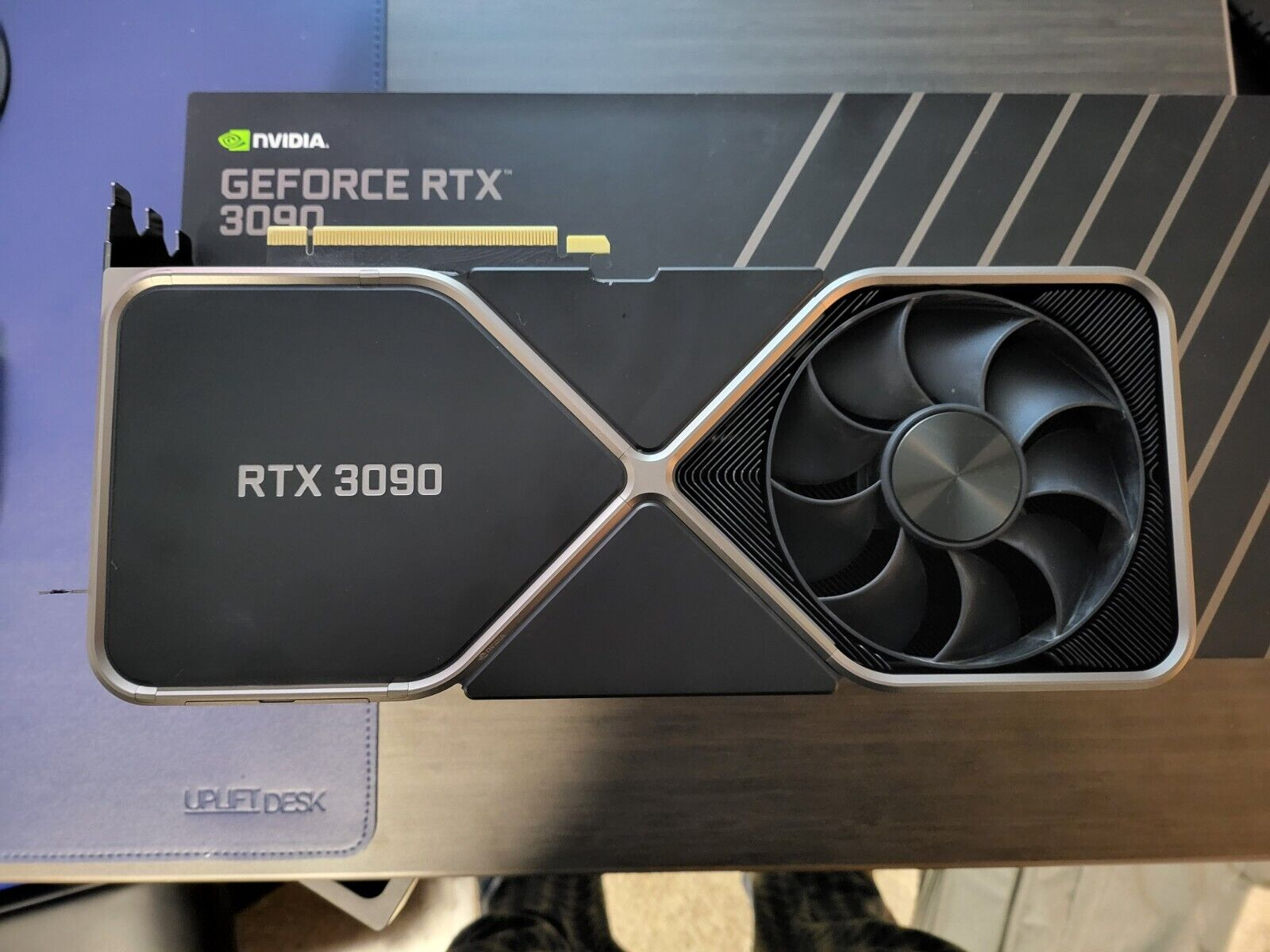 Carte graphique rtx 3090 - Miniature 2