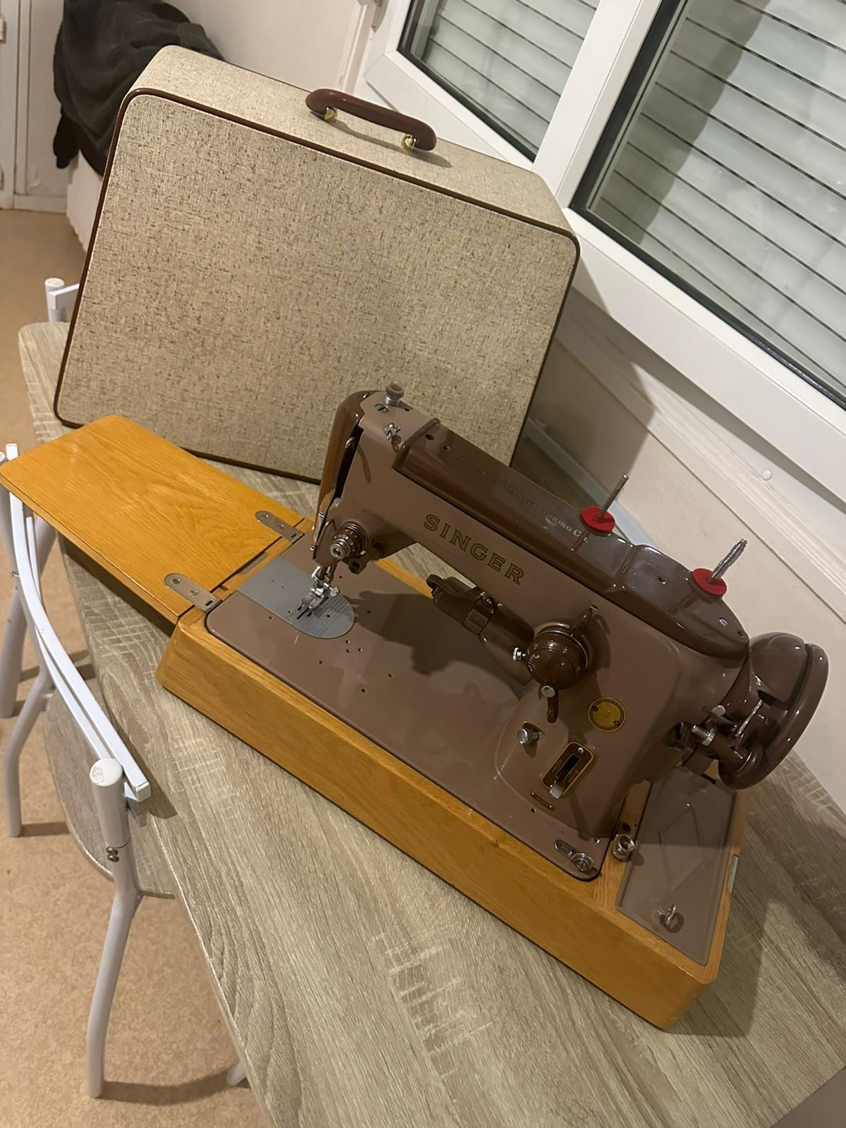 Machine à coudre Singer en parfait état