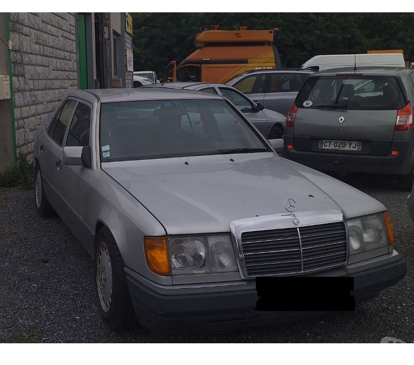 MERCEDES BENZ - W124 - 3 Litres - Essence - Boite Automatique -1992 -