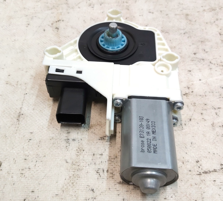 Moteur de vitre électrique avant Tesla modèle Y 1526796-00-E